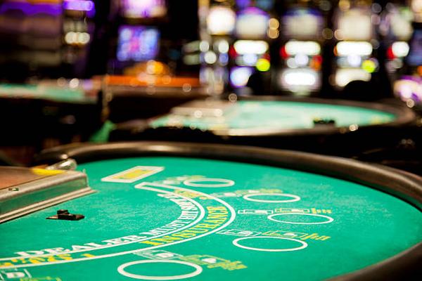 Choosing games wisely when playing at an online casino